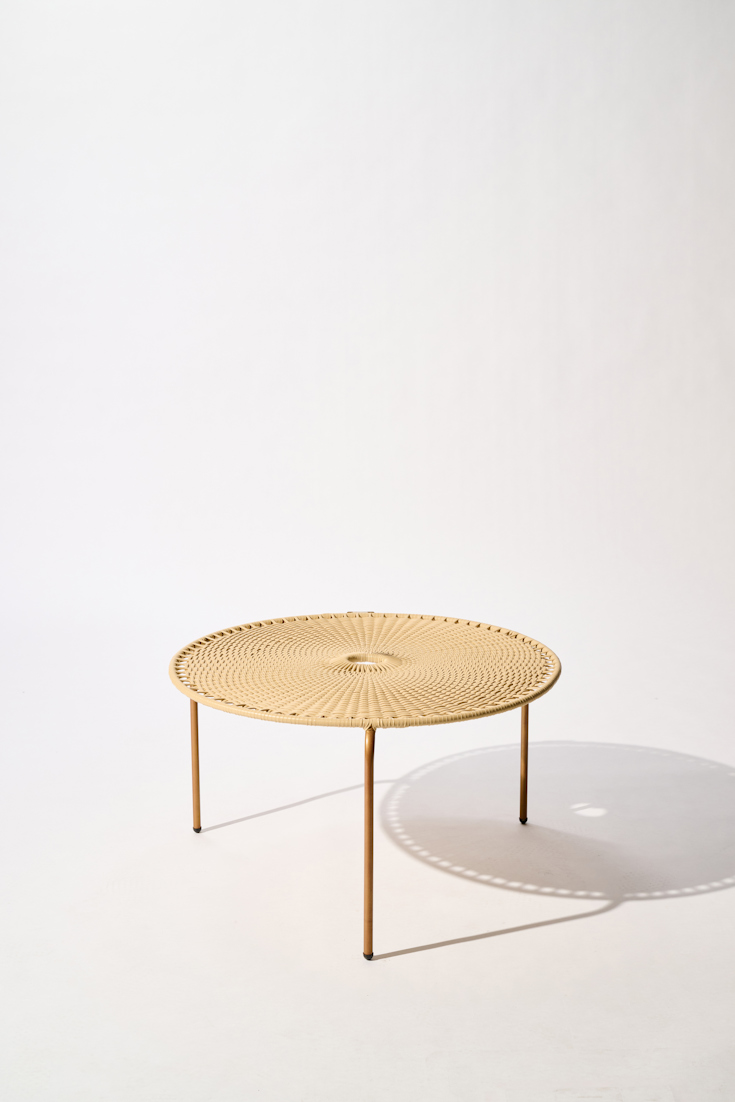 Dorothee Schumacher Großer handgeflochtener Coffee Table copper beige mix