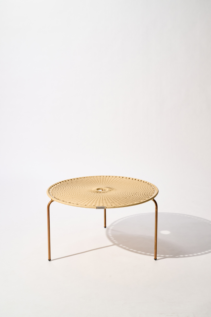 Dorothee Schumacher Großer handgeflochtener Coffee Table copper beige mix