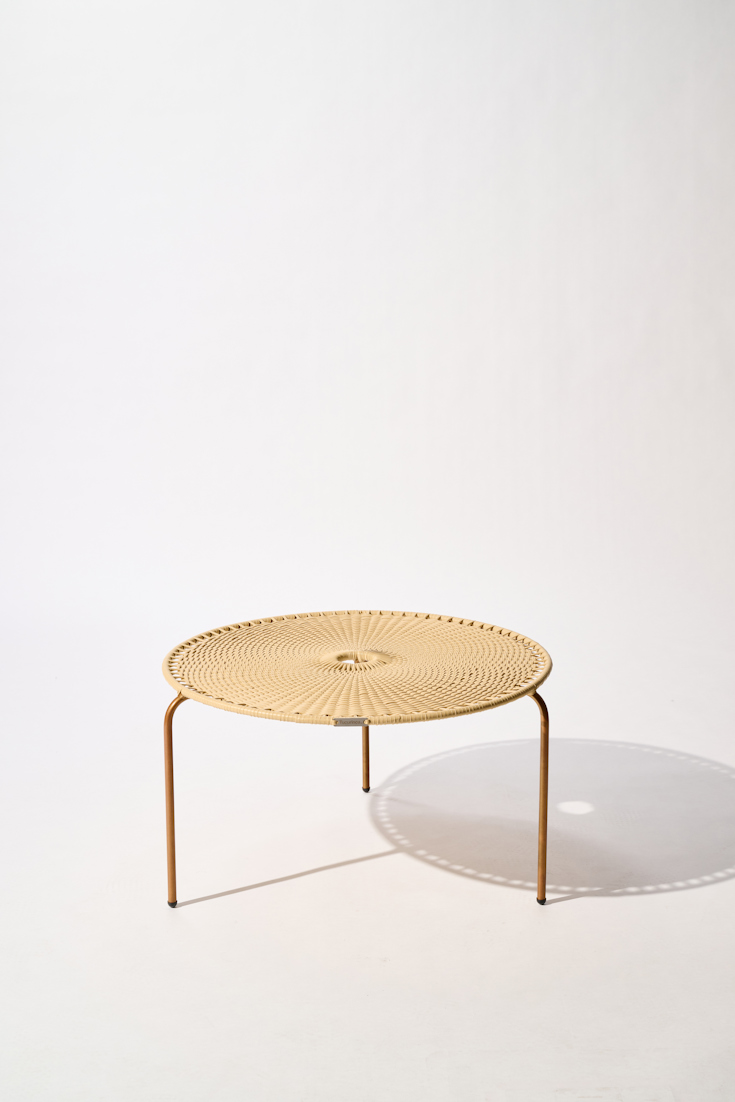 Dorothee Schumacher Großer handgeflochtener Coffee Table copper beige mix
