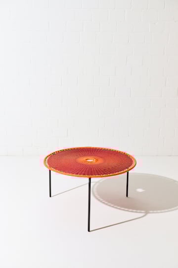Dorothee Schumacher Großer handgeflochtener Coffee Table rojo vino naranja mix