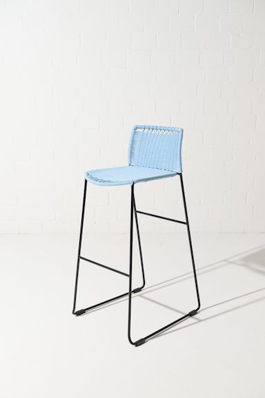Dorothee Schumacher Handgeflochtener Barstuhl azul beige mix