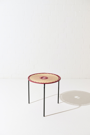 Dorothee Schumacher KLEINER HANDGEFLOCHTENER COFFEE TABLE rojo vino beige mix
