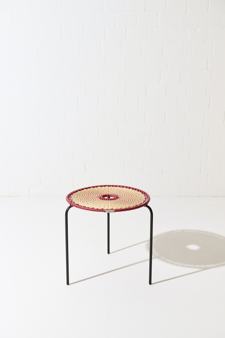 Dorothee Schumacher HANDWOVEN SMALL COFFEE TABLE rojo vino beige mix
