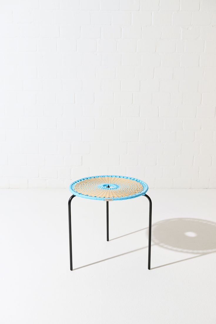 Dorothee Schumacher Kleiner handgeflochtener Coffee Table azul beige mix