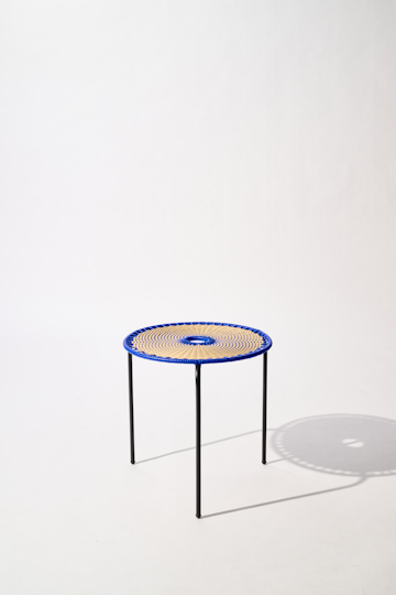 Dorothee Schumacher Kleiner handgeflochtener Coffee Table blue beige mix
