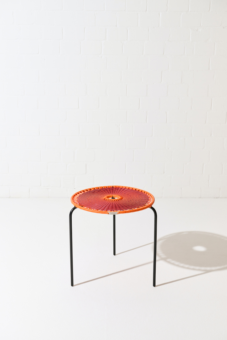 Dorothee Schumacher Kleiner handgeflochtener Coffee Table rojo vino naranja mix