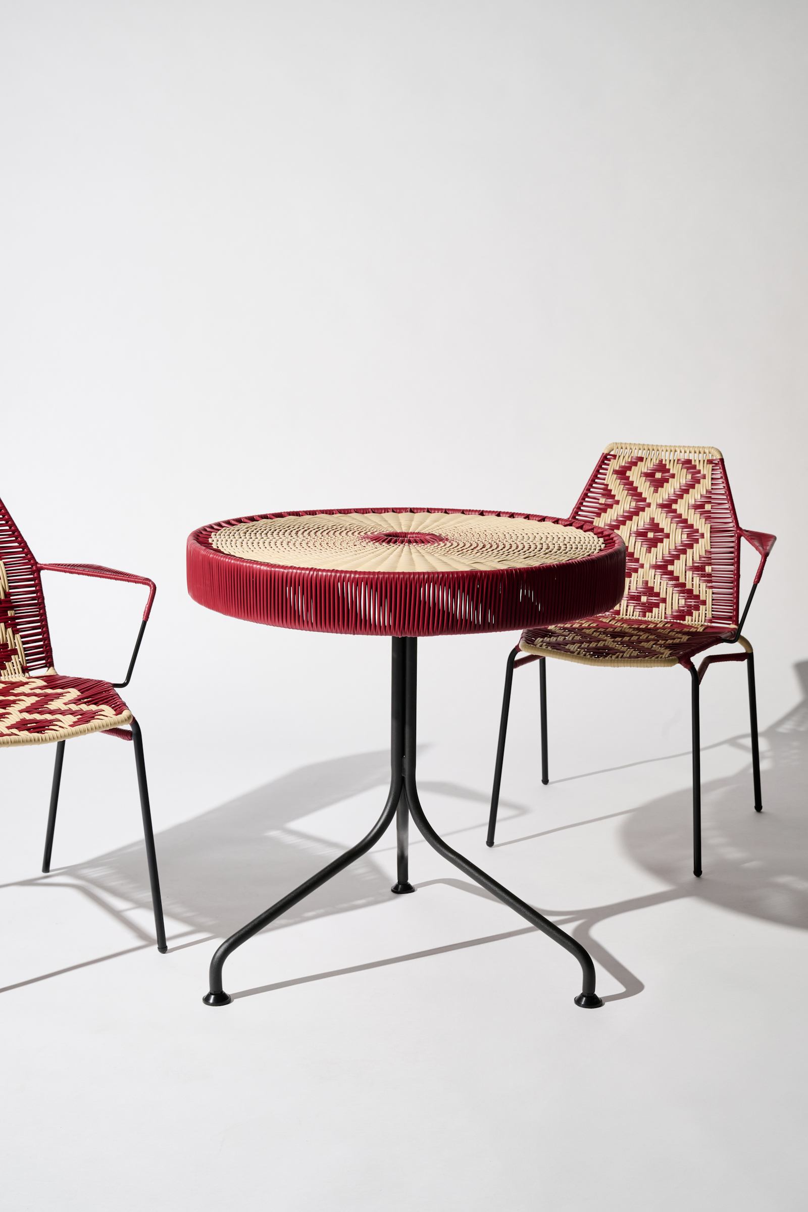 Dorothee Schumacher Handwoven dinner table rojo vino beige mix