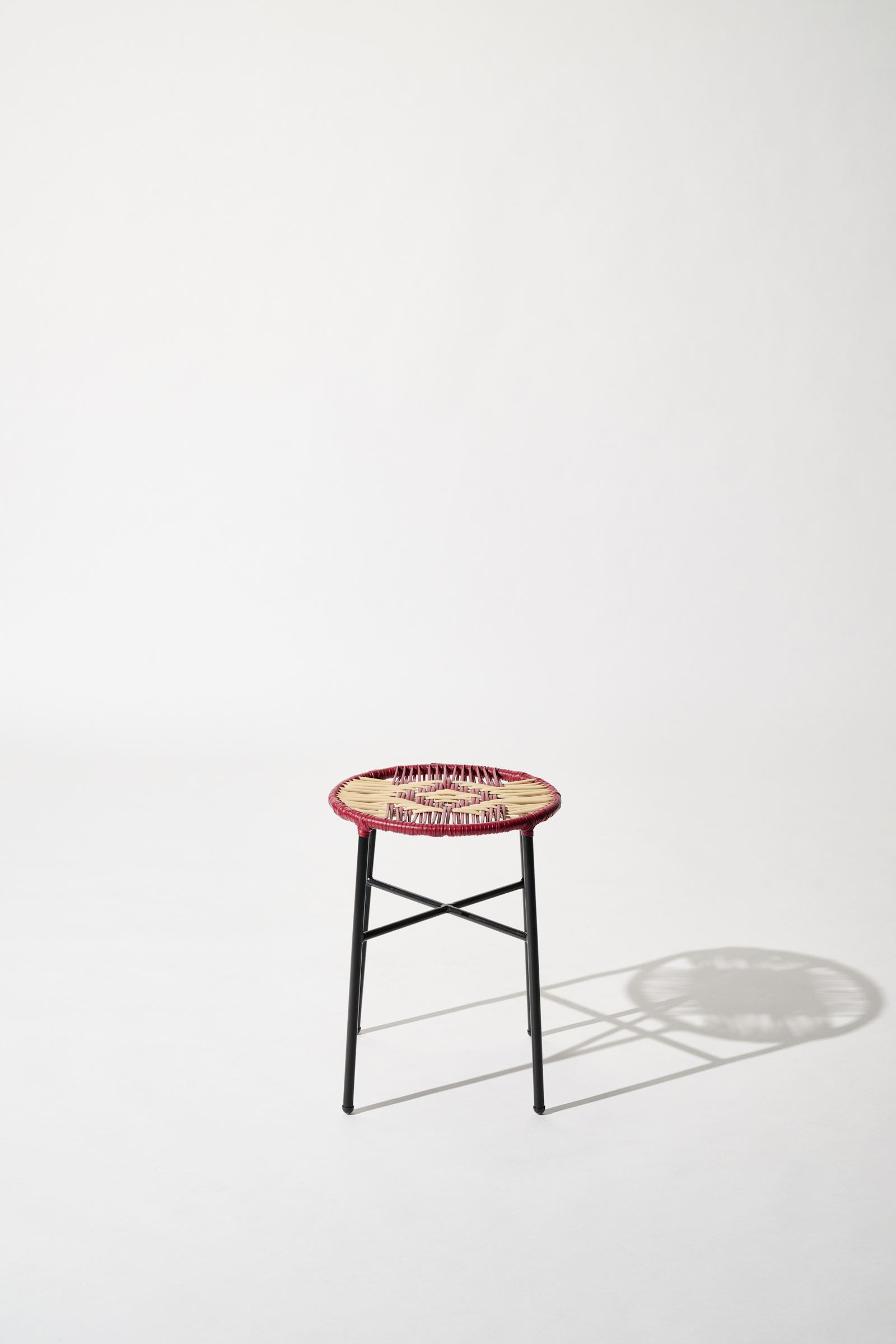 Dorothee Schumacher Handwoven stool rojo vino beige mix