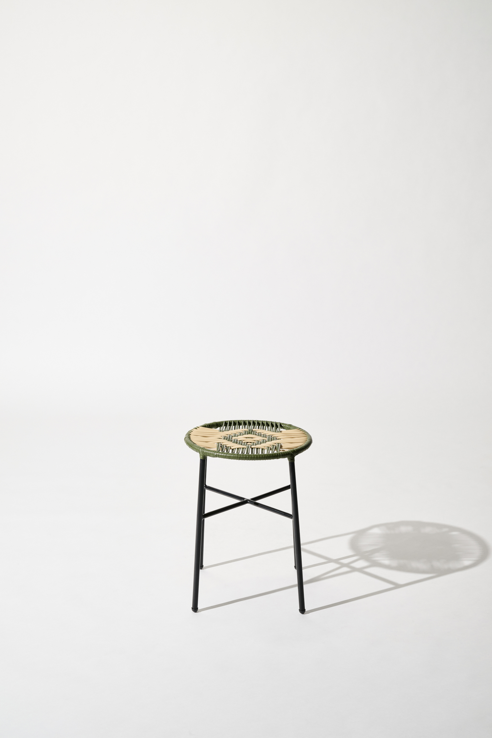 Dorothee Schumacher Handwoven stool verde militar beige mix