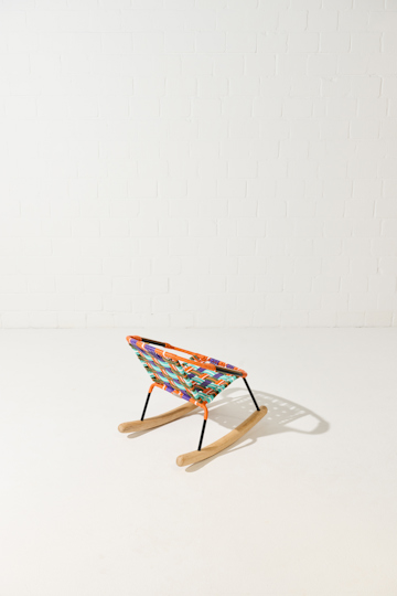 Dorothee Schumacher Handwoven mini rocking chair naranja verde militar mix