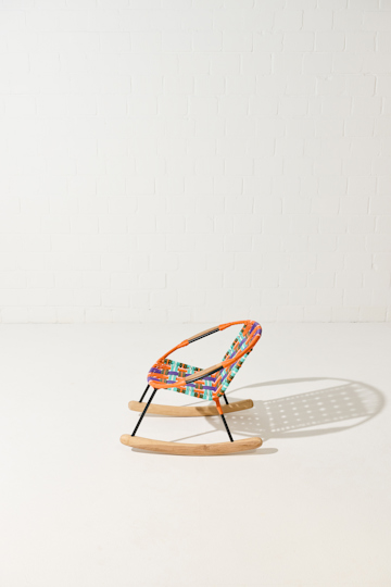 Dorothee Schumacher Handwoven mini rocking chair naranja verde militar mix