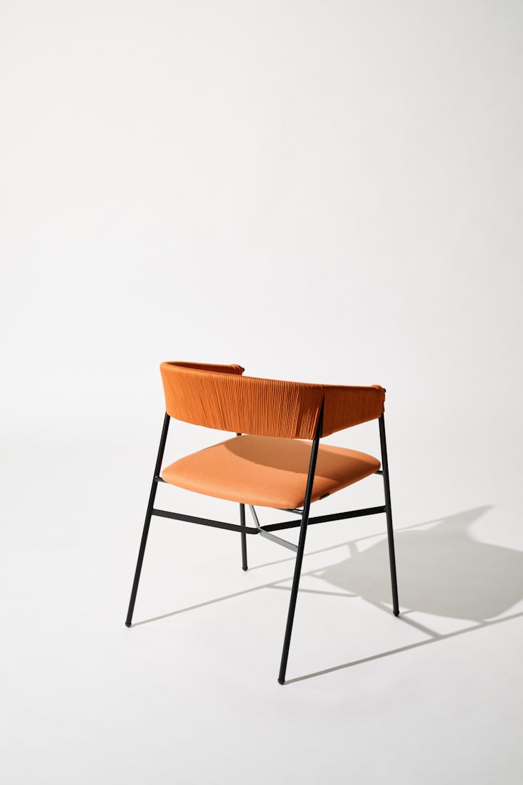 Dorothee Schumacher Handwoven chair for indoors mix rojo vino/orange