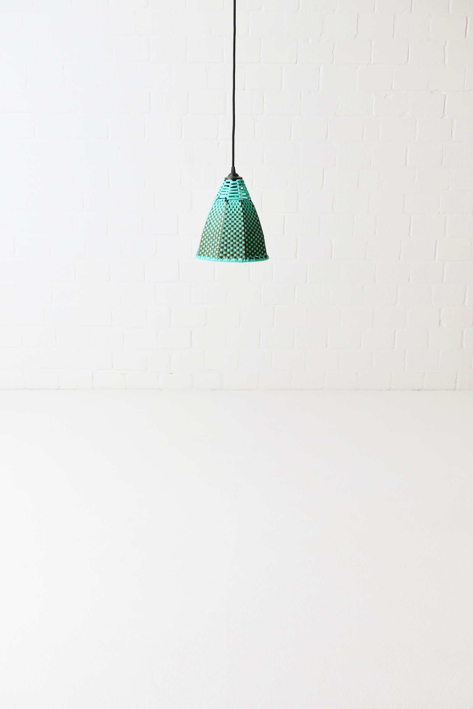 Dorothee Schumacher Hand-woven small lampshade turquesa verde militar mix