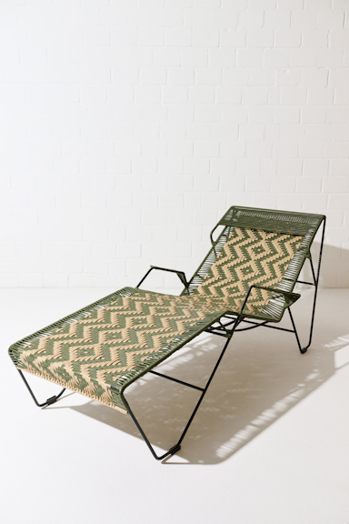 Dorothee Schumacher Handgeflochtener Liegestuhl verde militar beige mix