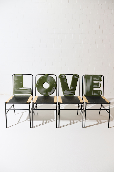 Dorothee Schumacher Set aus vier handgeflochtenen Stühlen verde militar beige black mix