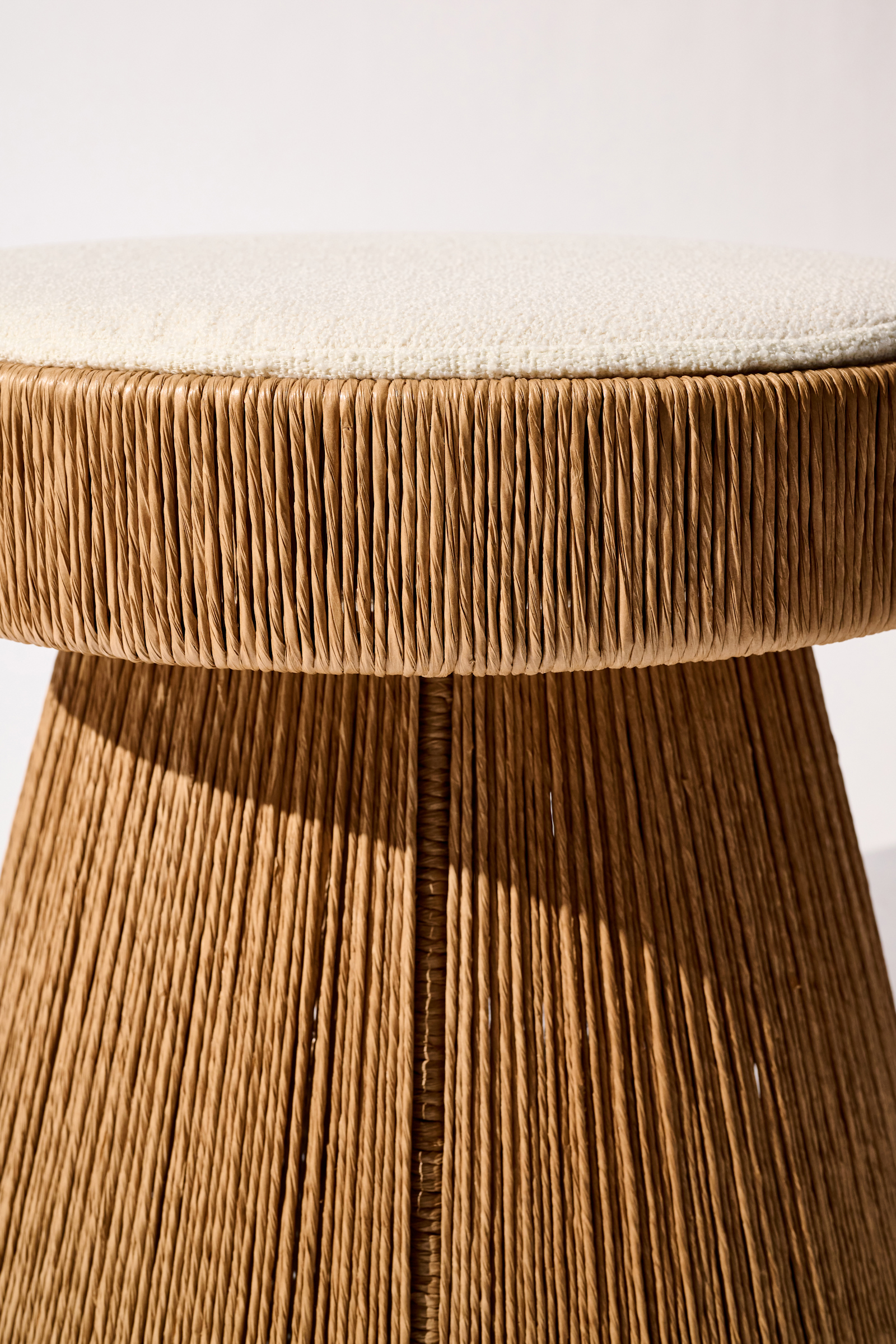 Dorothee Schumacher Handgeflochtener Hocker mit Sitzkissen cordon cienaguero blanco mix
