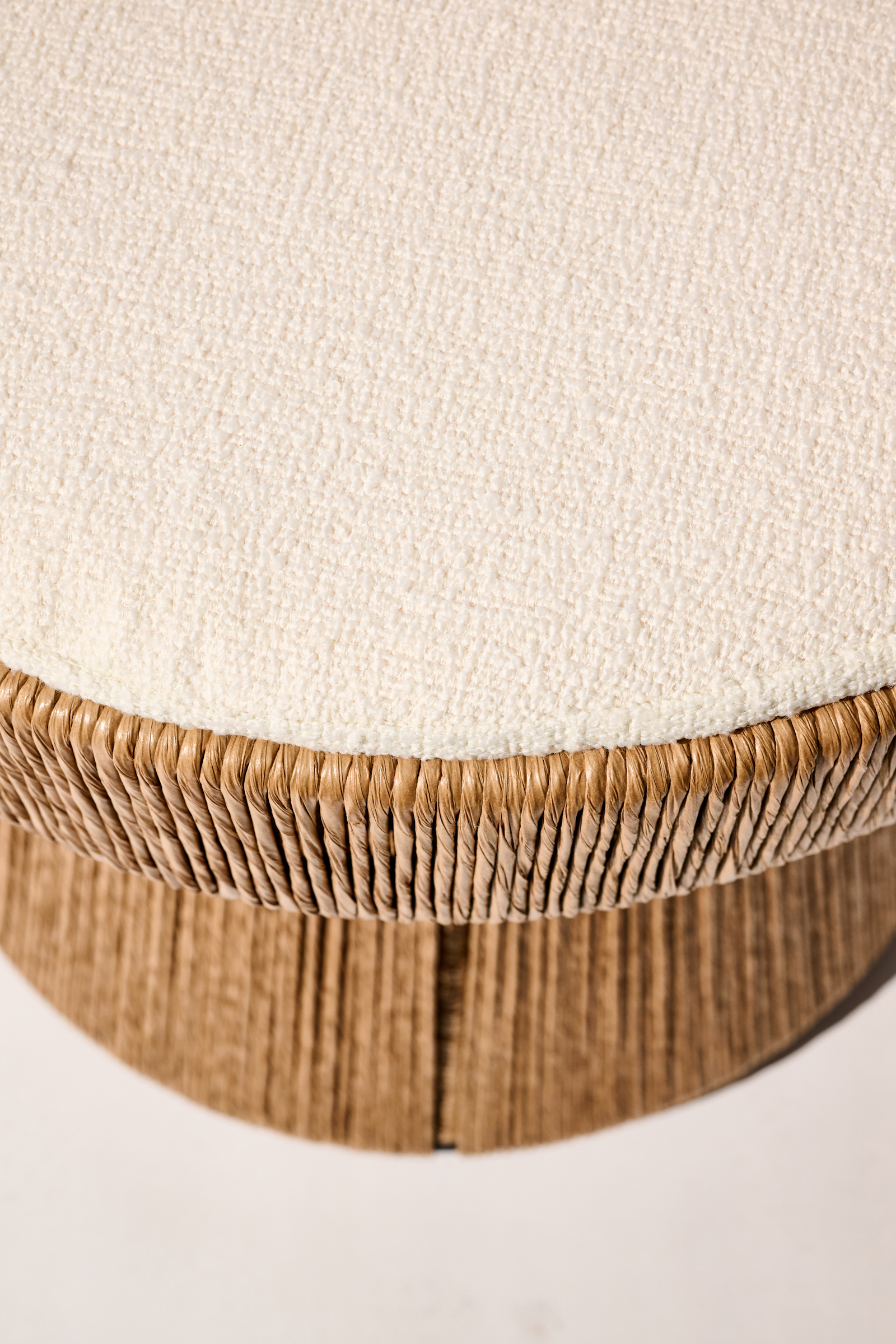 Dorothee Schumacher Handgeflochtener Hocker mit Sitzkissen cordon cienaguero blanco mix