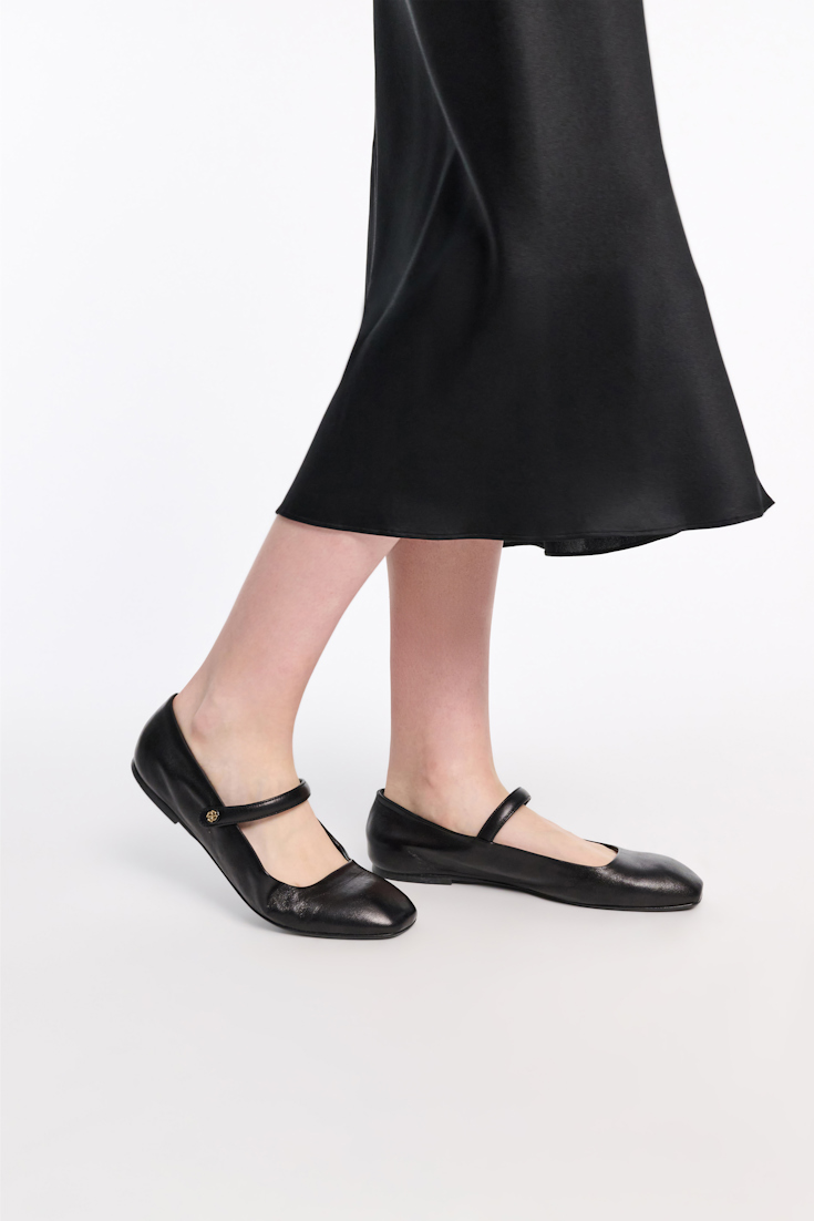 Dorothee Schumacher Mary-Jane Ballerinas mit D-Rose Detail pure black