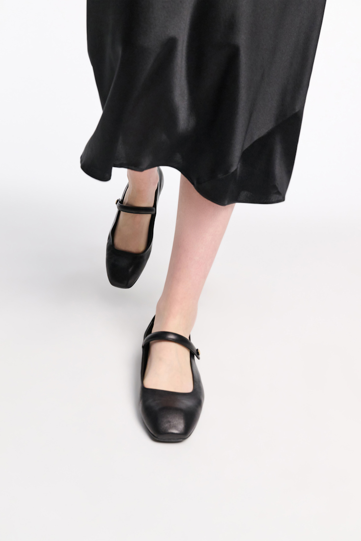Dorothee Schumacher Mary-Jane Ballerinas mit D-Rose Detail pure black