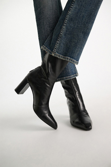 Dorothee Schumacher Bootie mit D-Ring Detail pure black