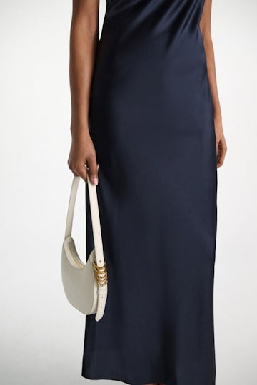 Dorothee Schumacher Half Moon Mini Bag aus weichem Kalbsleder mit D-Rings off white