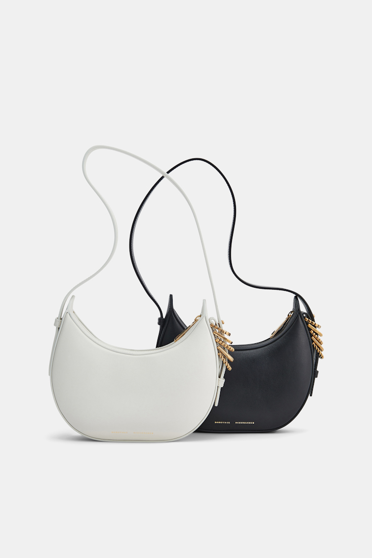 Dorothee Schumacher Half Moon Mini Bag aus weichem Kalbsleder mit D-Rings off white