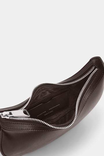 Dorothee Schumacher Half Moon Mini Bag aus weichem Kalbsleder mit D-Rings dark brown/silver