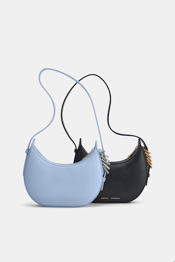 Dorothee Schumacher Half Moon Mini Bag aus weichem Kalbsleder mit D-Rings Baby Blue