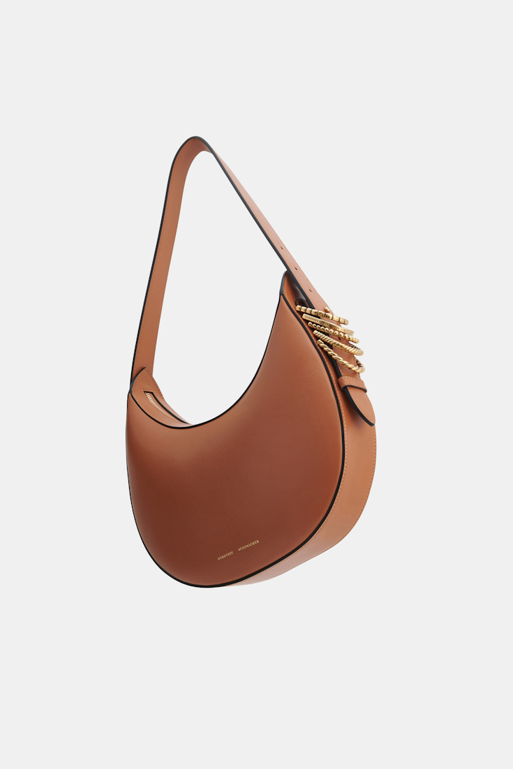 Dorothee Schumacher Half Moon Bag aus weichem Kalbsleder mit D-Rings tan