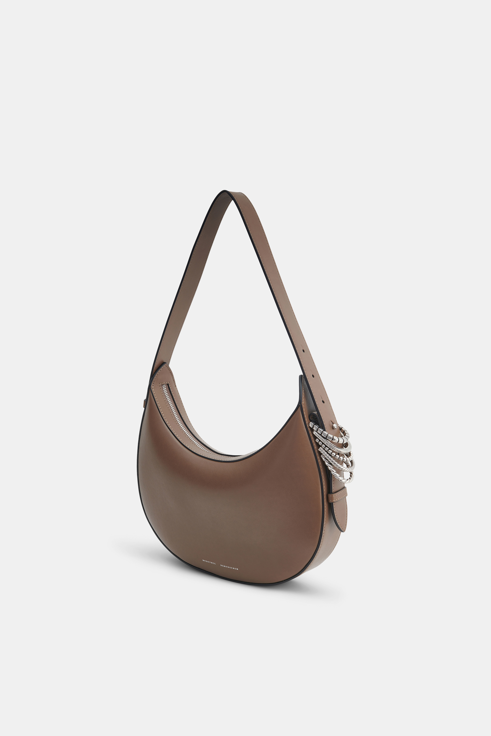 Dorothee Schumacher Half Moon Bag aus weichem Kalbsleder mit D-Rings taupe