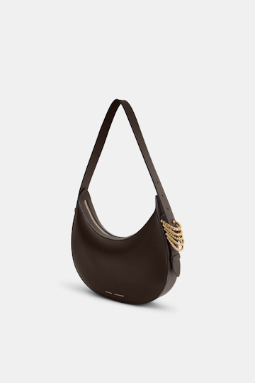 Dorothee Schumacher Half Moon Bag aus weichem Kalbsleder mit D-Rings Dark Chocolate