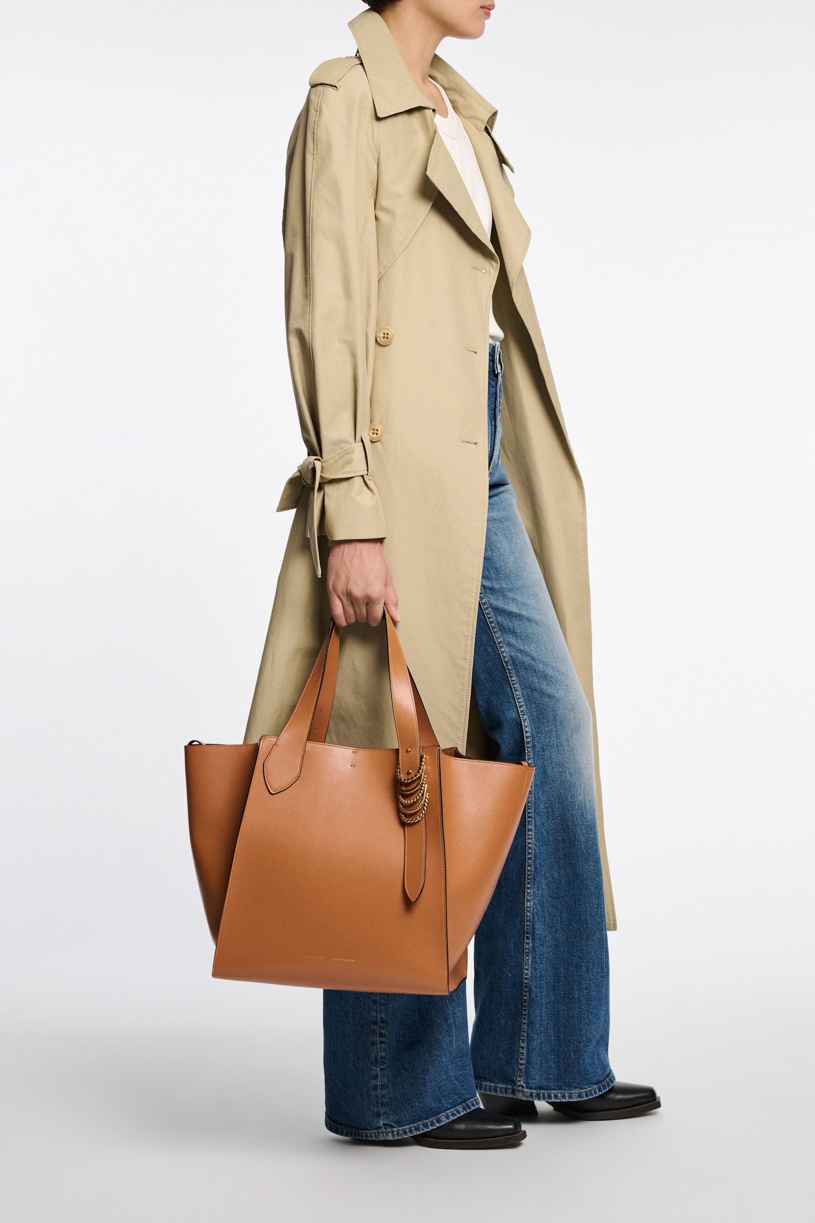 Dorothee Schumacher Tote Bag in soft calf leather with D-ring hardware tan