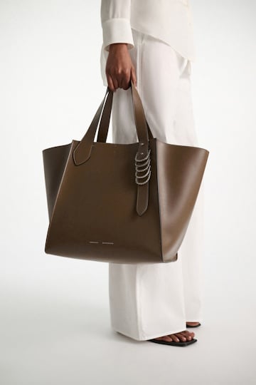 Dorothee Schumacher Tote Bag in soft calf leather with D-ring hardware taupe