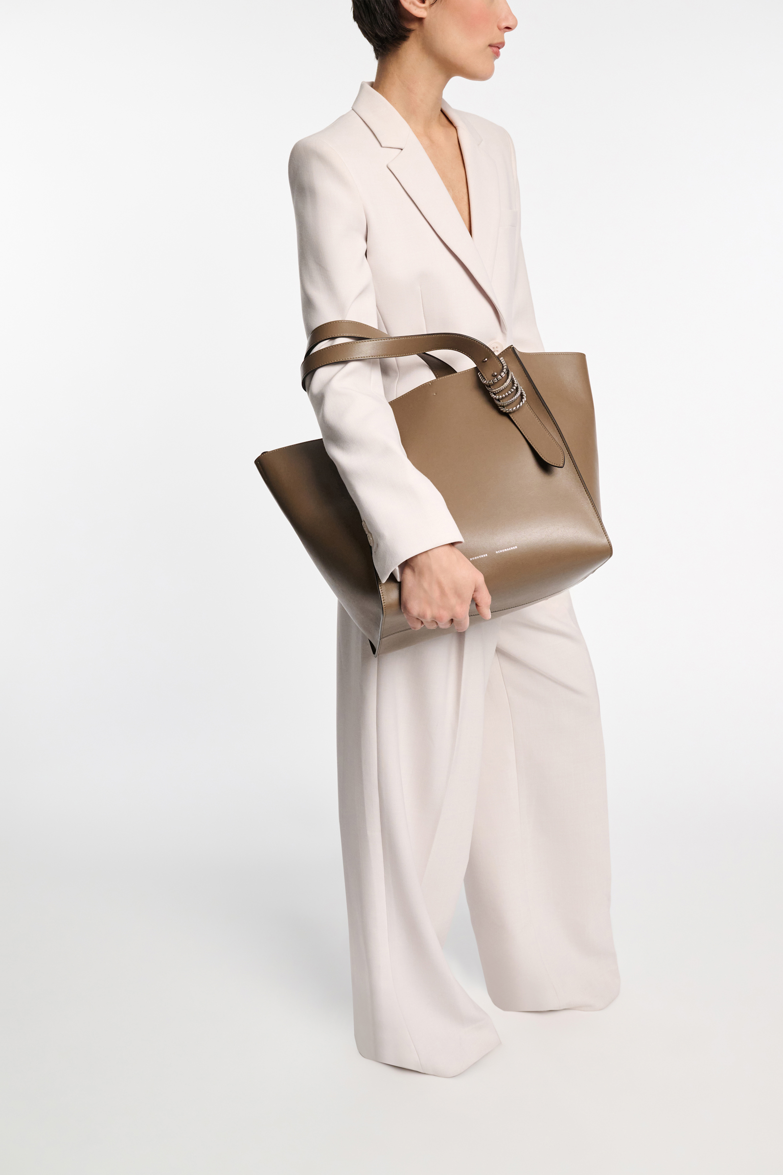 Dorothee Schumacher Tote Bag in soft calf leather with D-ring hardware taupe