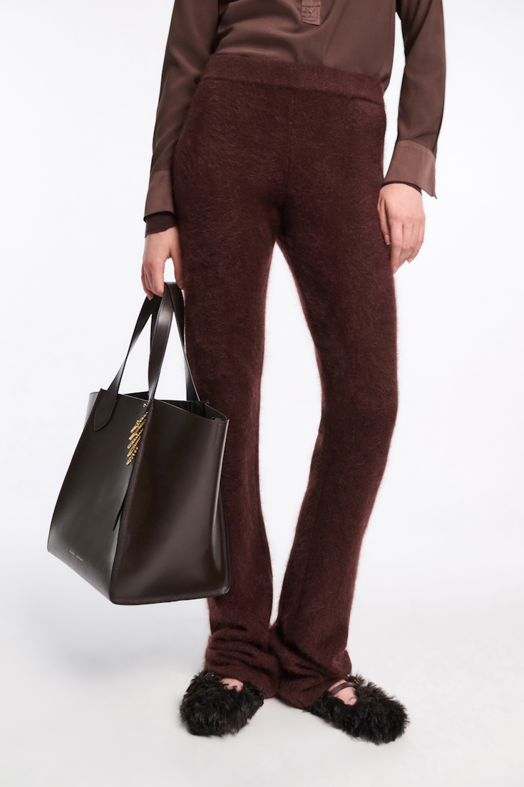 Dorothee Schumacher Tote Bag in soft calf leather with D-ring hardware Dark Chocolate