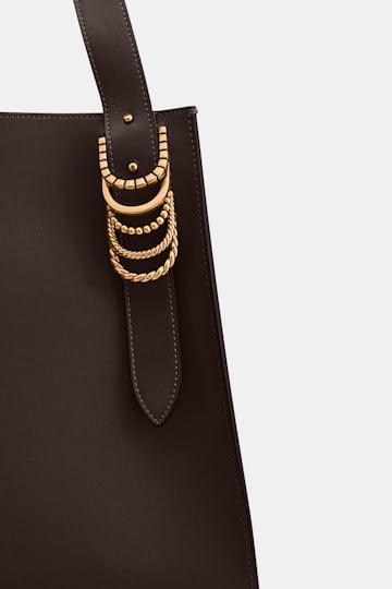 Dorothee Schumacher Tote aus weichem Kalbsleder mit D-Rings Dark Chocolate