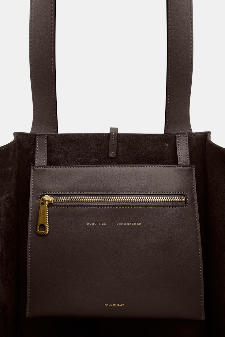 Dorothee Schumacher Tote Bag in soft calf leather with D-ring hardware Dark Chocolate