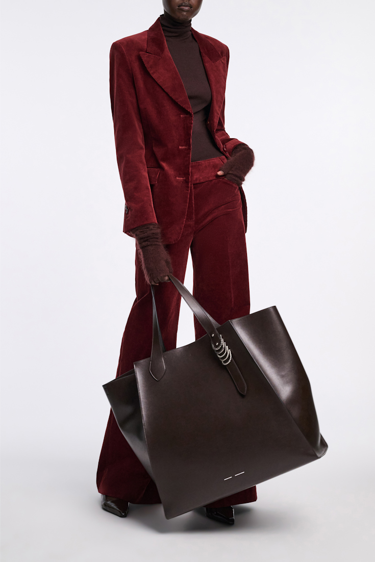 Dorothee Schumacher XL Tote Bag in soft calf leather with D-ring hardware Dark Chocolate