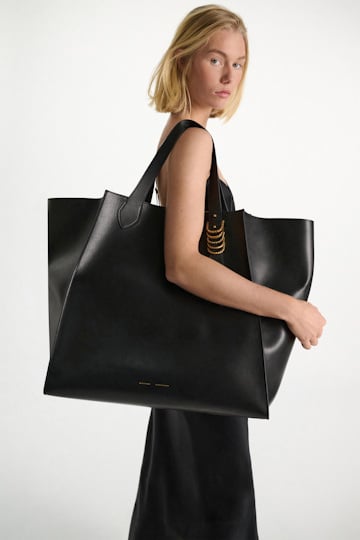 Dorothee Schumacher XL-Tote aus weichem Kalbsleder mit D-Rings black