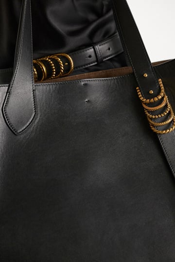 Dorothee Schumacher XL-Tote aus weichem Kalbsleder mit D-Rings black