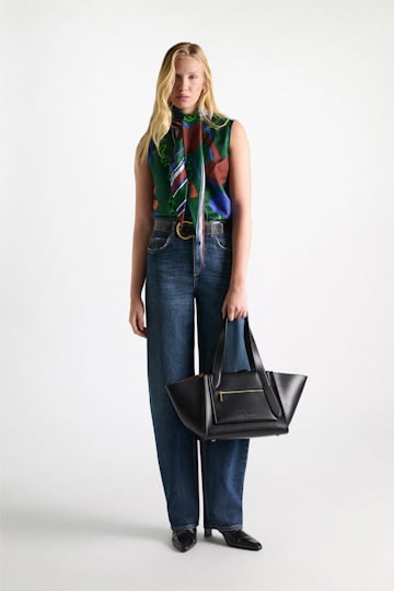 Dorothee Schumacher Horizontale Tote Bag aus geschmeidigem Kalbsleder black