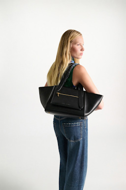 Dorothee Schumacher Horizontal tote bag in soft calf leather black