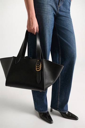 Dorothee Schumacher Horizontale Tote Bag aus geschmeidigem Kalbsleder black