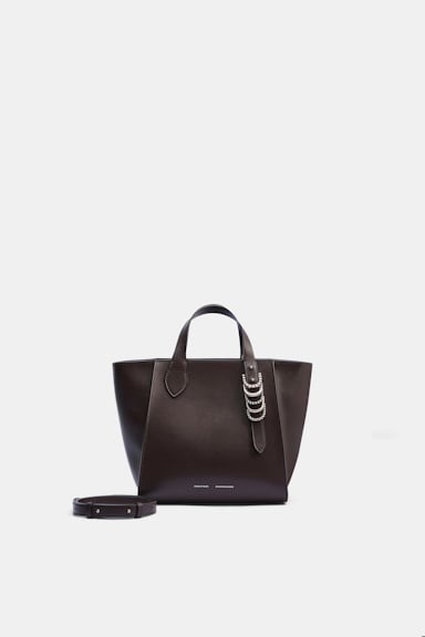 Dorothee Schumacher Crossbody Tote Bag aus weichem Kalbsleder mit D-Ring-Hardware dark brown/silver