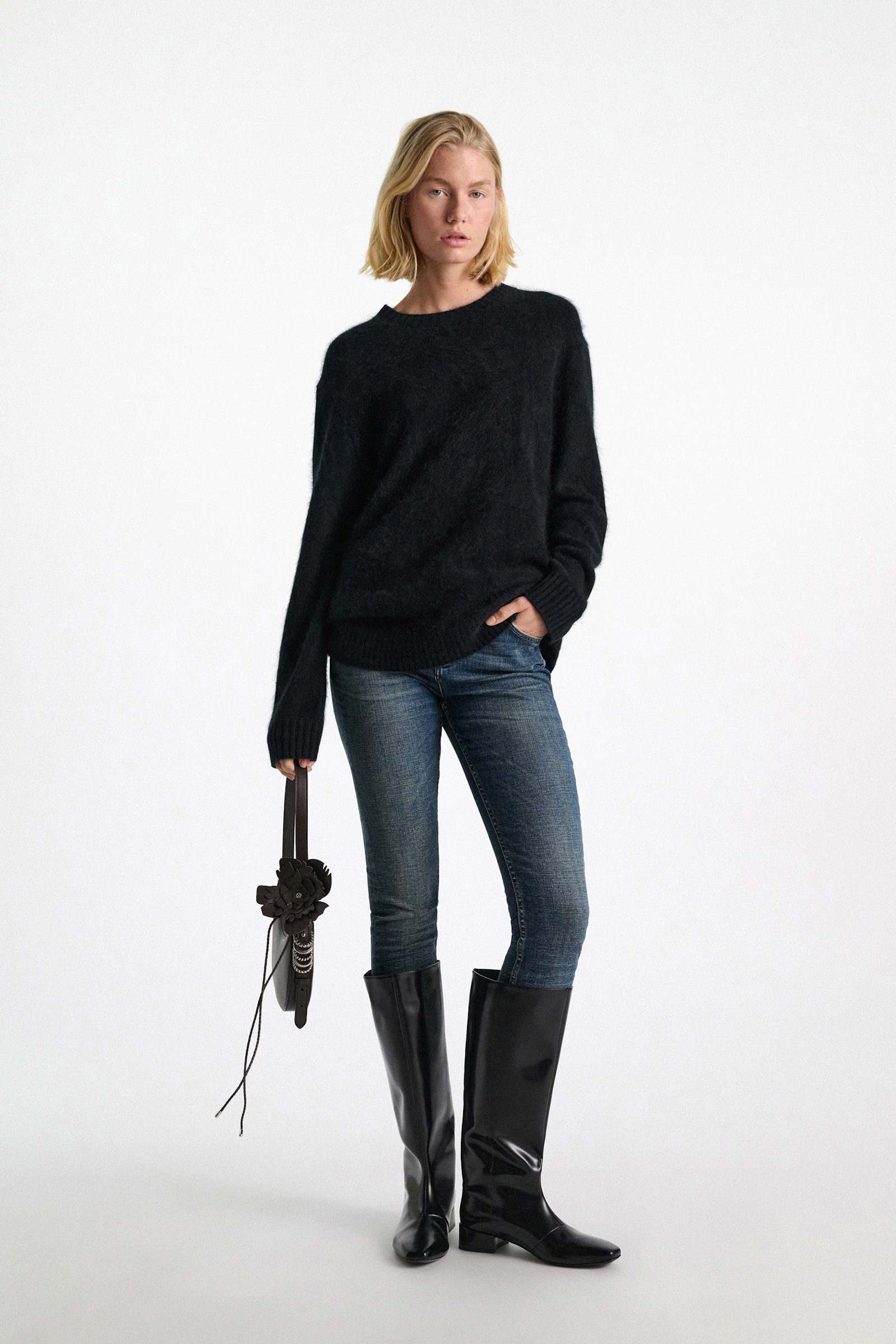 Dorothee Schumacher Handgefertigtes Flower-Accessoire aus Leder dark brown/silver