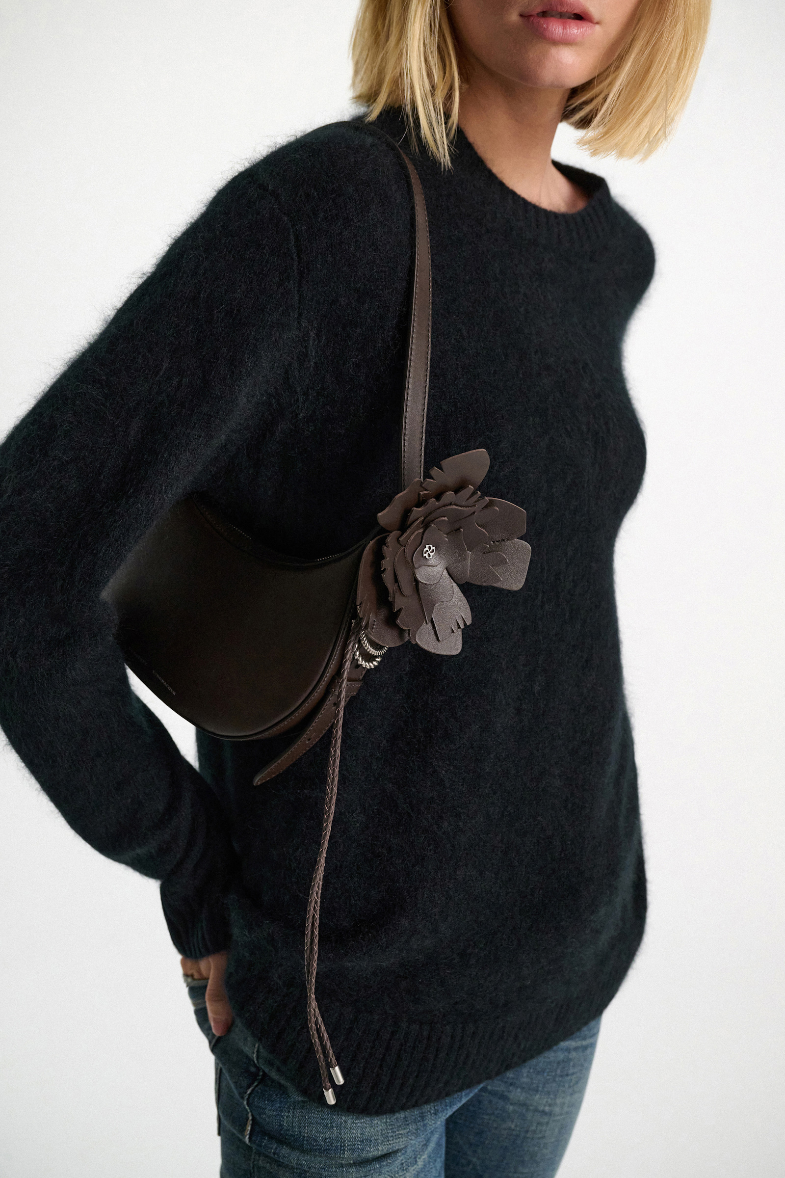 Dorothee Schumacher Handgefertigtes Flower-Accessoire aus Leder dark brown/silver