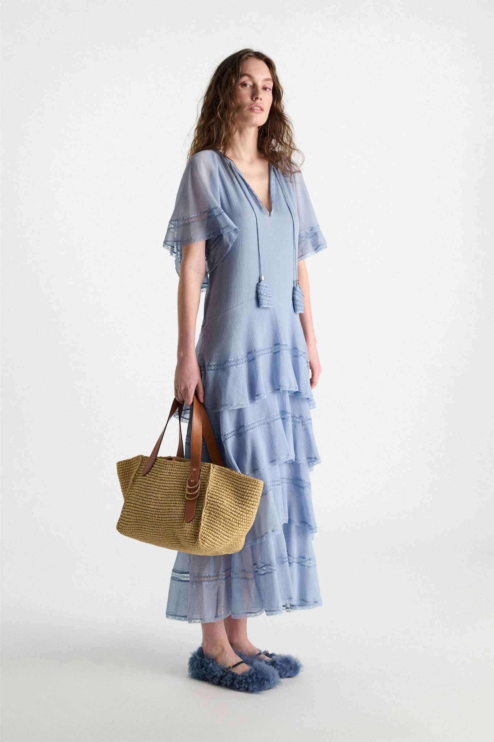 Dorothee Schumacher Tote Bag in raffia with D-ring hardware raffia/tan