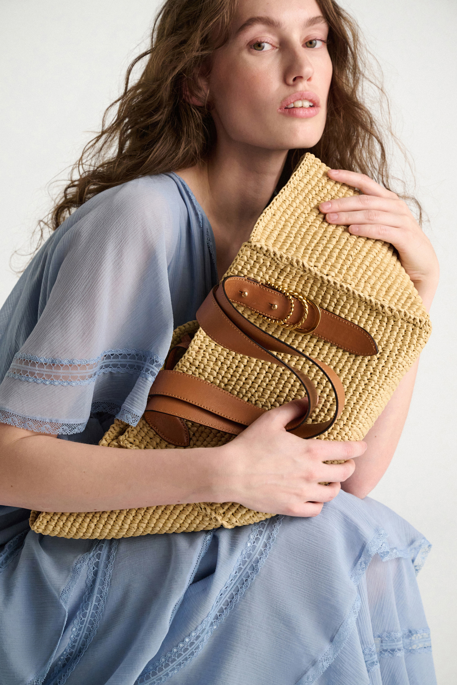 Dorothee Schumacher Tote Bag in raffia with D-ring hardware raffia/tan