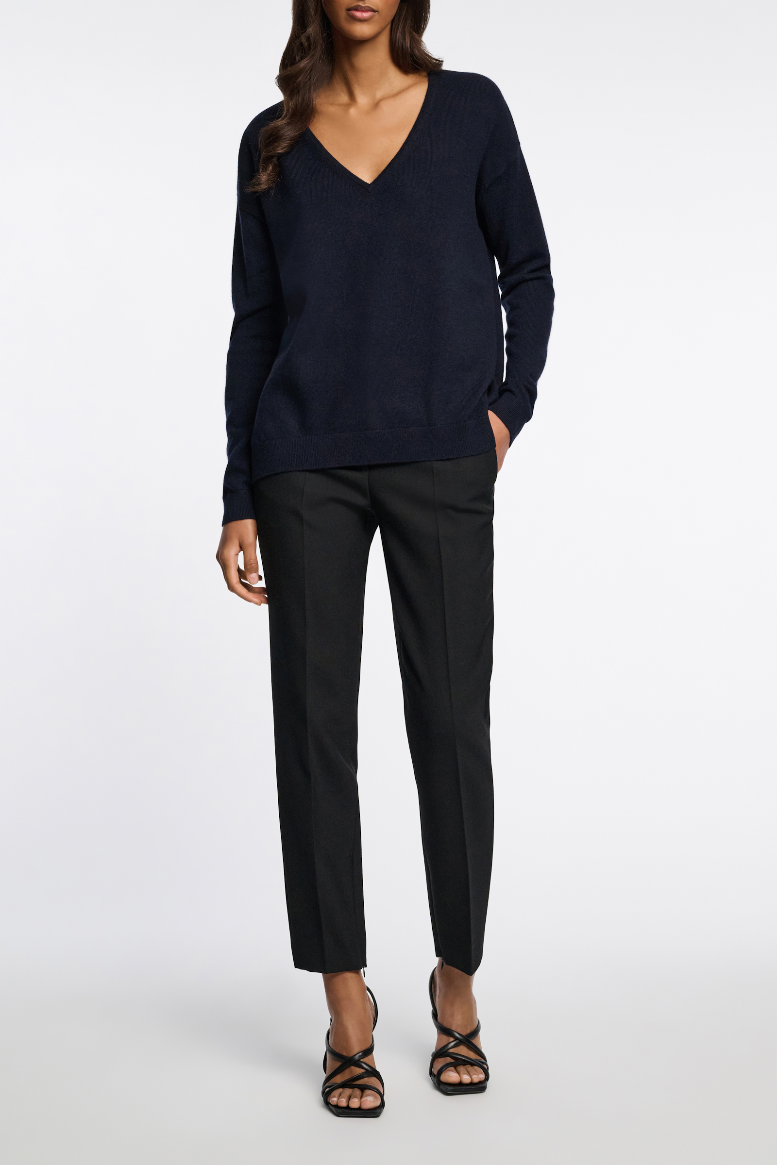 Dorothee Schumacher V-NECK SWEATER IN CASHMERE true navy