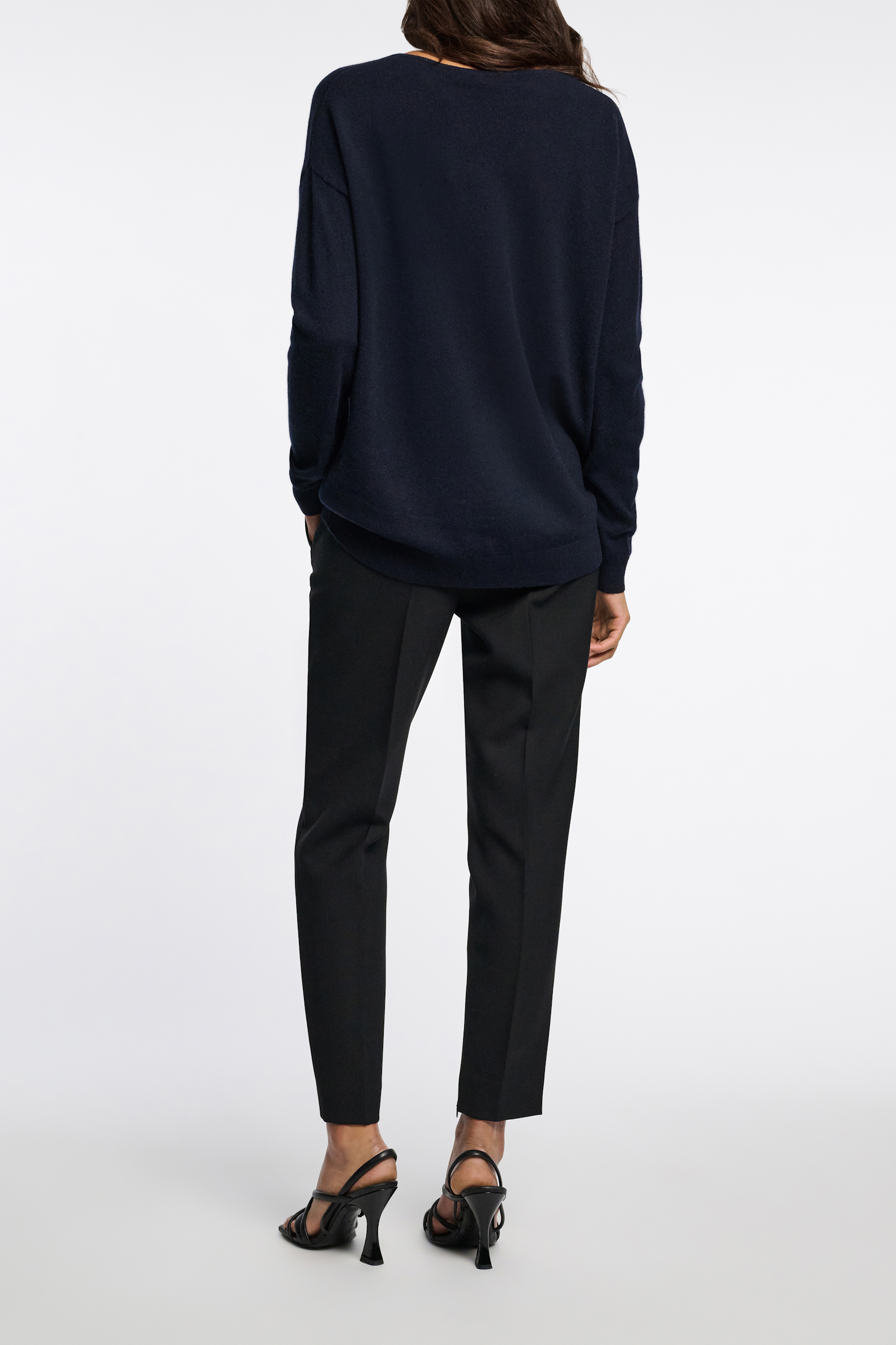 Dorothee Schumacher V-NECK SWEATER IN CASHMERE true navy